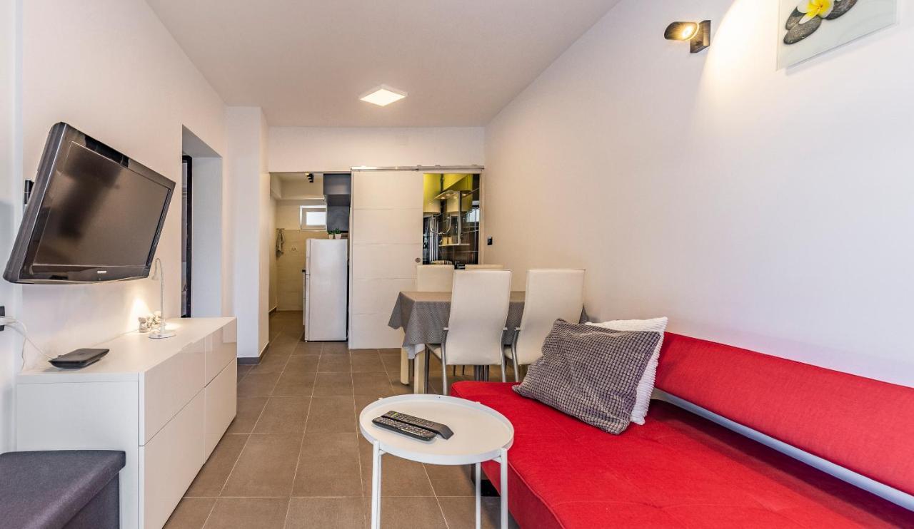 Apartment Mar Pjescana Uvala Ngoại thất bức ảnh